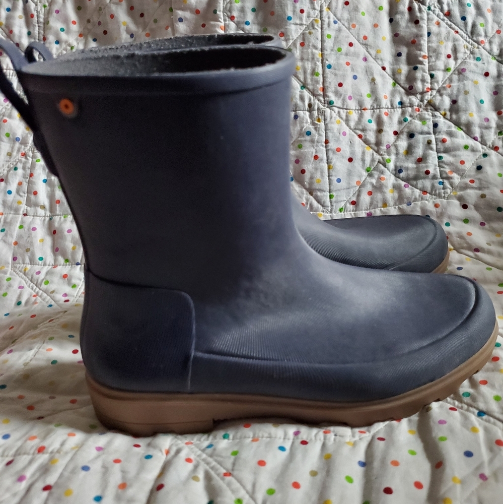 Bogs Kids Holly Jr mid Youth Size 4.